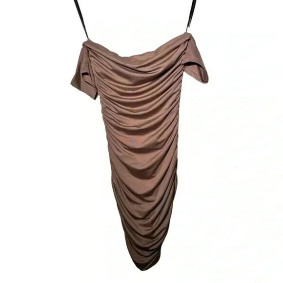 superdown Dresses & Skirts - NWT SUPERDOWN REVOLVE MINI OFF THE SHOULDER DRESS RUCHED XXS BODYCON